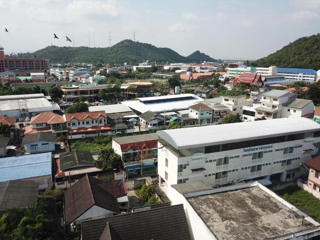 Thanyachatra Boutique. Phetchaburi Exterior photo