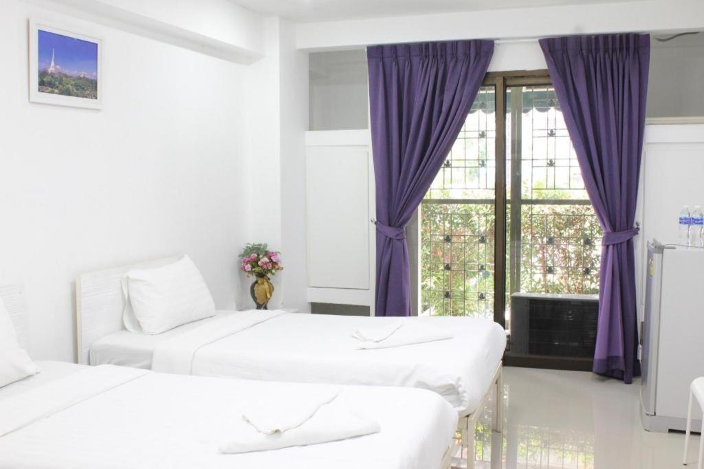 Thanyachatra Boutique. Phetchaburi Exterior photo