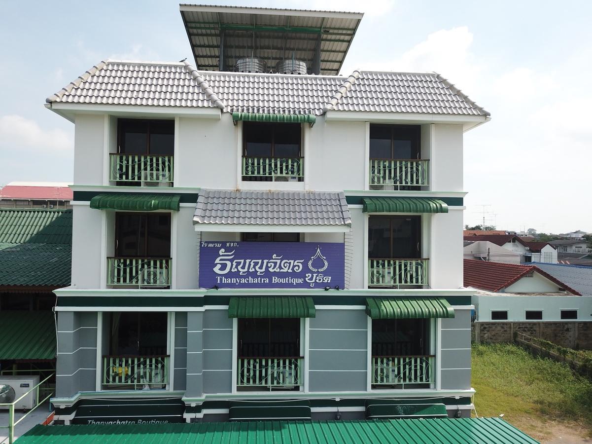 Thanyachatra Boutique. Phetchaburi Exterior photo