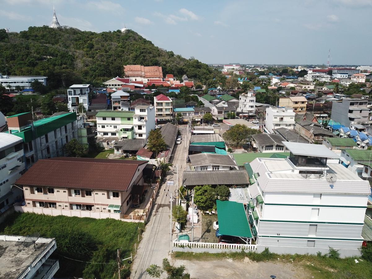 Thanyachatra Boutique. Phetchaburi Exterior photo